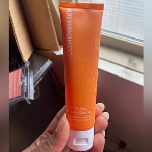 2/20 Ole Henriksen Truth Juice Daily Cleanser